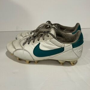 Kids Nike Premier Low Soccer/Football Cleats HM0265-102 White/Green, Size 4.5